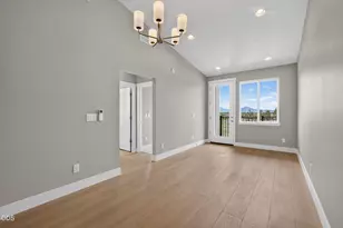3976 SW 39th St, Redmond, OR 97756 - Photo 4