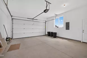 3976 SW 39th St, Redmond, OR 97756 - Photo 14