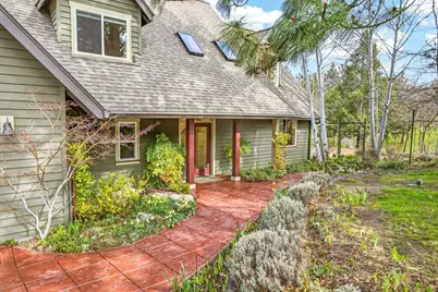 523 Strawberry Lane, Ashland, OR 97520 - Photo 4