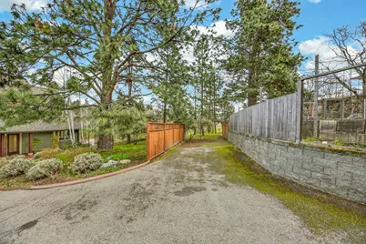 523 Strawberry Lane, Ashland, OR 97520 - Photo 82