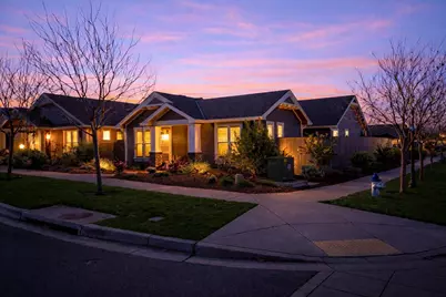 528 Waterbury Way, Medford, OR 97504 - Photo 2