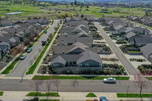 528 Waterbury Way, Medford, OR 97504 - Photo 30