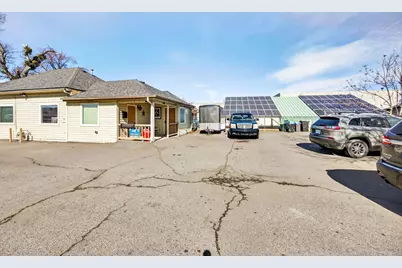 1016 Court Street, Medford, OR 97501 - Photo 20