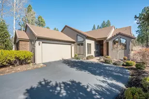 62029 Fall Creek Loop, Bend, OR 97702 - Photo 2