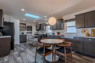 333 Mountain View Dr, Talent, OR 97540 - Photo 8