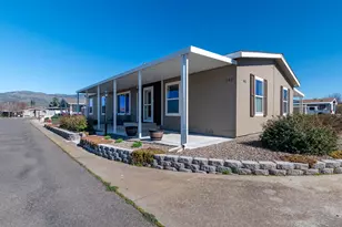 333 Mountain View Dr, Talent, OR 97540 - Photo 1