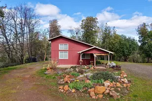 509 Derby Rd, Eagle Point, OR 97524 - Photo 2