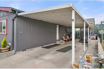 2311 Lara Lane, Central Point, OR 97502 - Photo 2