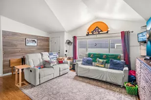 2311 Lara Ln, Central Point, OR 97502 - Photo 4