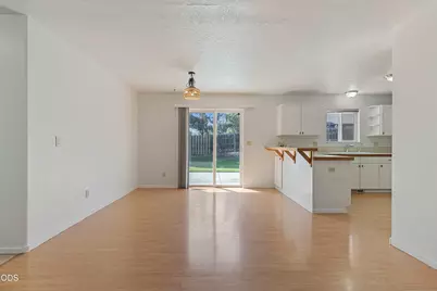 1052 NE Francis Court, Bend, OR 97701 - Photo 8
