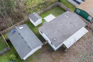 629 Frederick Ct, Cave Junction, OR 97523 - Photo 4