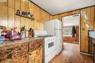 2460 S E Melrose Dr, Prineville, OR 97754 - Photo 4