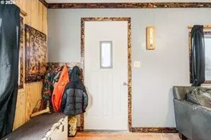 2460 S E Melrose Dr, Prineville, OR 97754 - Photo 2