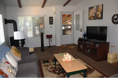 350 Hamilton Avenue, Cave Junction, OR 97523 - Photo 4