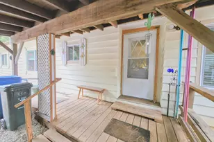 350 Hamilton Ave, Cave Junction, OR 97523 - Photo 4