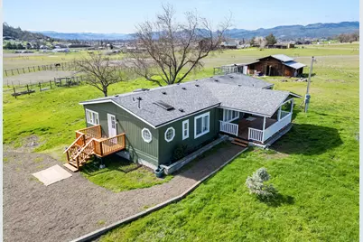 533 Chateau Drive, Eagle Point, OR 97524 - Photo 26