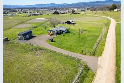 533 Chateau Drive, Eagle Point, OR 97524 - Photo 38