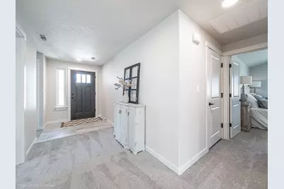 3803 Luchu Street #103, Medford, OR 97504 - Photo 2