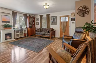 412 N Desert Rose Loop, Sisters, OR 97759 - Photo 4