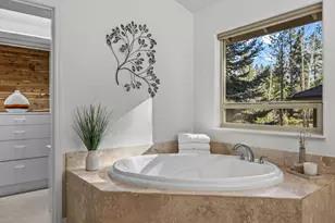 60749 Golf Village Loop, Bend, OR 97702 - Photo 34