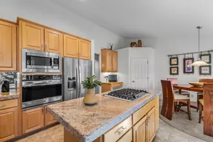 60749 Golf Village Loop, Bend, OR 97702 - Photo 28