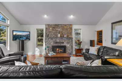 60749 Golf Village Loop, Bend, OR 97702 - Photo 22
