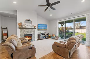 1043 Arrowhead Trail, Eagle Point, OR 97524 - Photo 12