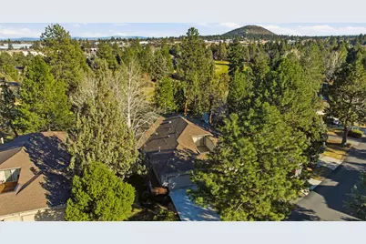 3076 NW Clubhouse Drive, Bend, OR 97703 - Photo 1