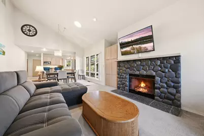 3076 NW Clubhouse Drive, Bend, OR 97703 - Photo 8