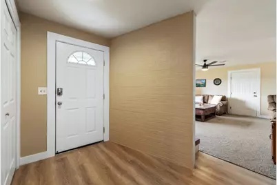 10055 Westbrook Drive, Klamath Falls, OR 97603 - Photo 2