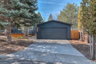 1033 SE Laurelwood Pl, Bend, OR 97702 - Photo 40