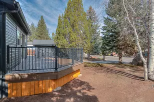 1033 SE Laurelwood Pl, Bend, OR 97702 - Photo 48