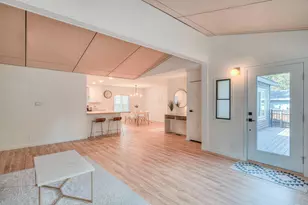 1033 SE Laurelwood Pl, Bend, OR 97702 - Photo 14