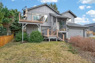 20726 Russell Dr, Bend, OR 97701 - Photo 2