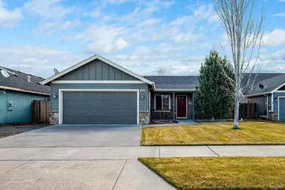 210 NW 27th Court, Redmond, OR 97756 - Photo 2