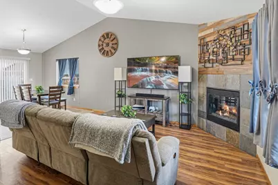 210 NW 27th Court, Redmond, OR 97756 - Photo 4