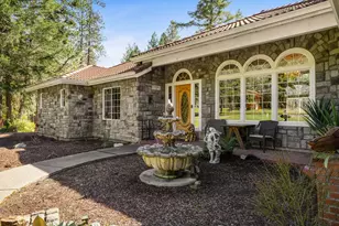 313 Eagle Ridge Dr, Grants Pass, OR 97526 - Photo 6