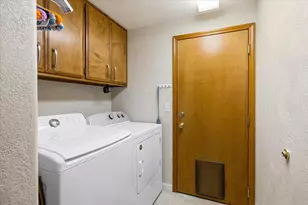 2213 Westfall Cir, Medford, OR 97504 - Photo 20