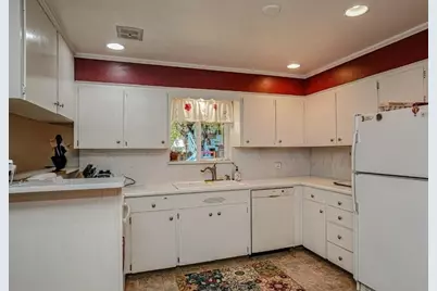 1201 Leland Street, Medford, OR 97501 - Photo 2