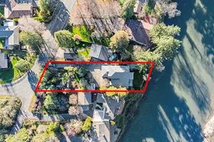 1352 E Park St, Grants Pass, OR 97527 - Photo 4