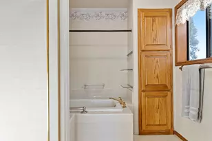 1352 E Park St, Grants Pass, OR 97527 - Photo 26