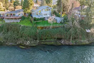 1352 E Park St, Grants Pass, OR 97527 - Photo 2