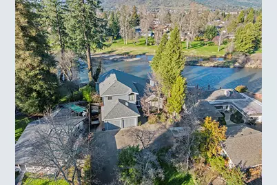 1352 E Park Street, Grants Pass, OR 97527 - Photo 1