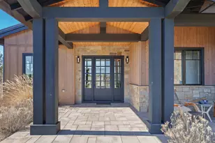 19136 Cartwright Ct, Bend, OR 97702 - Photo 2