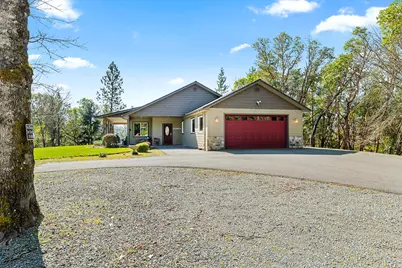 1095 Ingalls Lane, Grants Pass, OR 97527 - Photo 2