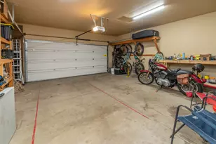 61209 Dayspring Dr, Bend, OR 97702 - Photo 16