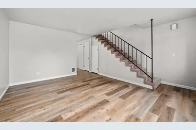 1630 SE Tempest Drive #UNIT 6, Bend, OR 97702 - Photo 4