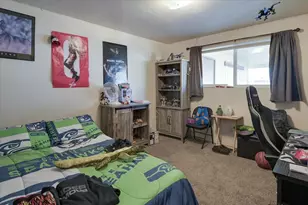 2080 NW 12th St, Redmond, OR 97756 - Photo 16