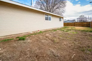 806 NW 8th St, Redmond, OR 97756 - Photo 32