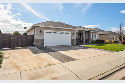 936 Arrowhead Trail, Eagle Point, OR 97524 - Photo 2